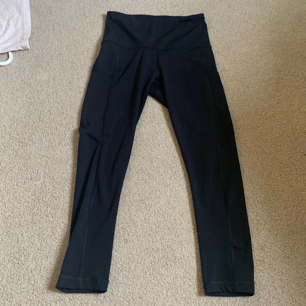 Black cropped leggings